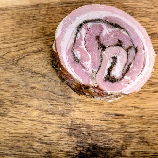 Hjemmelavet rullepølse af dansk gris fra RønhaveSlagteren